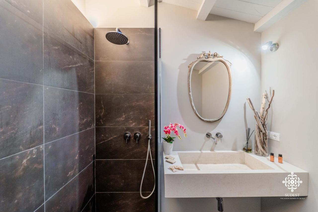 Ortigia Charming Suite Сиракузы Экстерьер фото